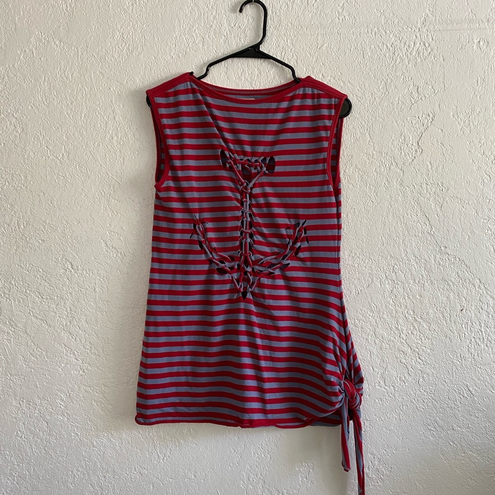 Stripped top